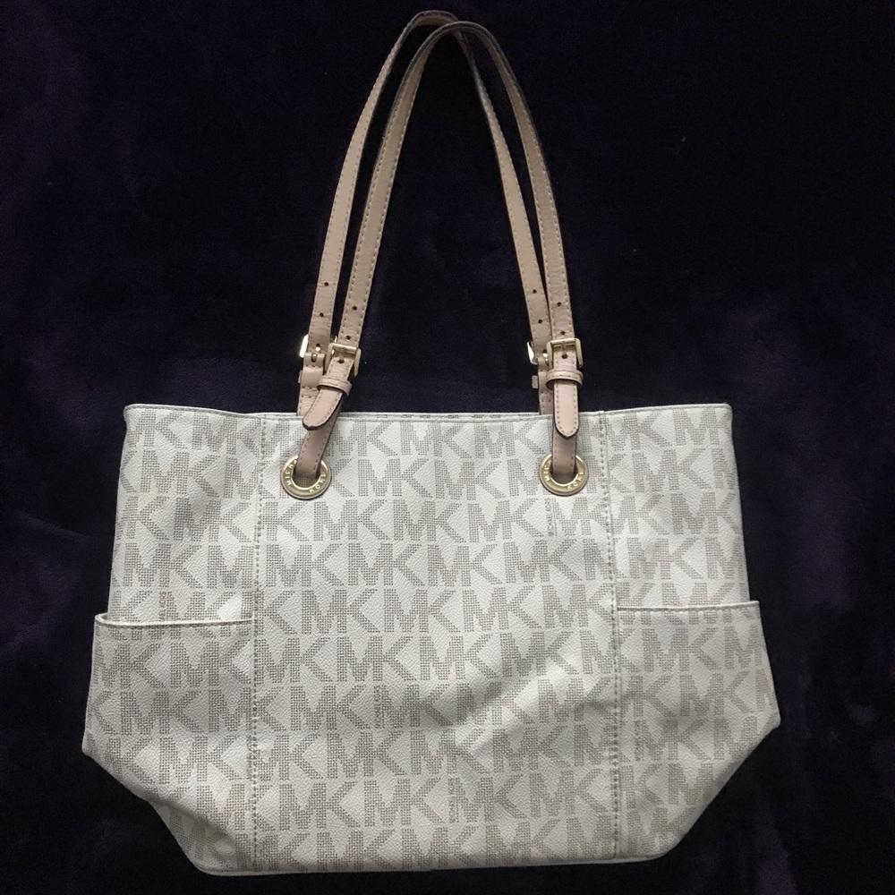 MICHAEL KORS SIGNATURE TOTE - Sale $30 - LTD Time